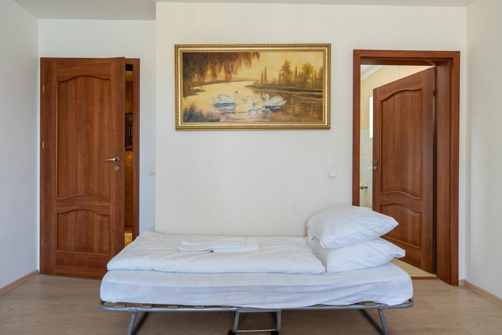 Farawayhomes Aparthotel Near Vienna Airport - Anytime Self Check-In ברוק אן דר לייתה מראה חיצוני תמונה